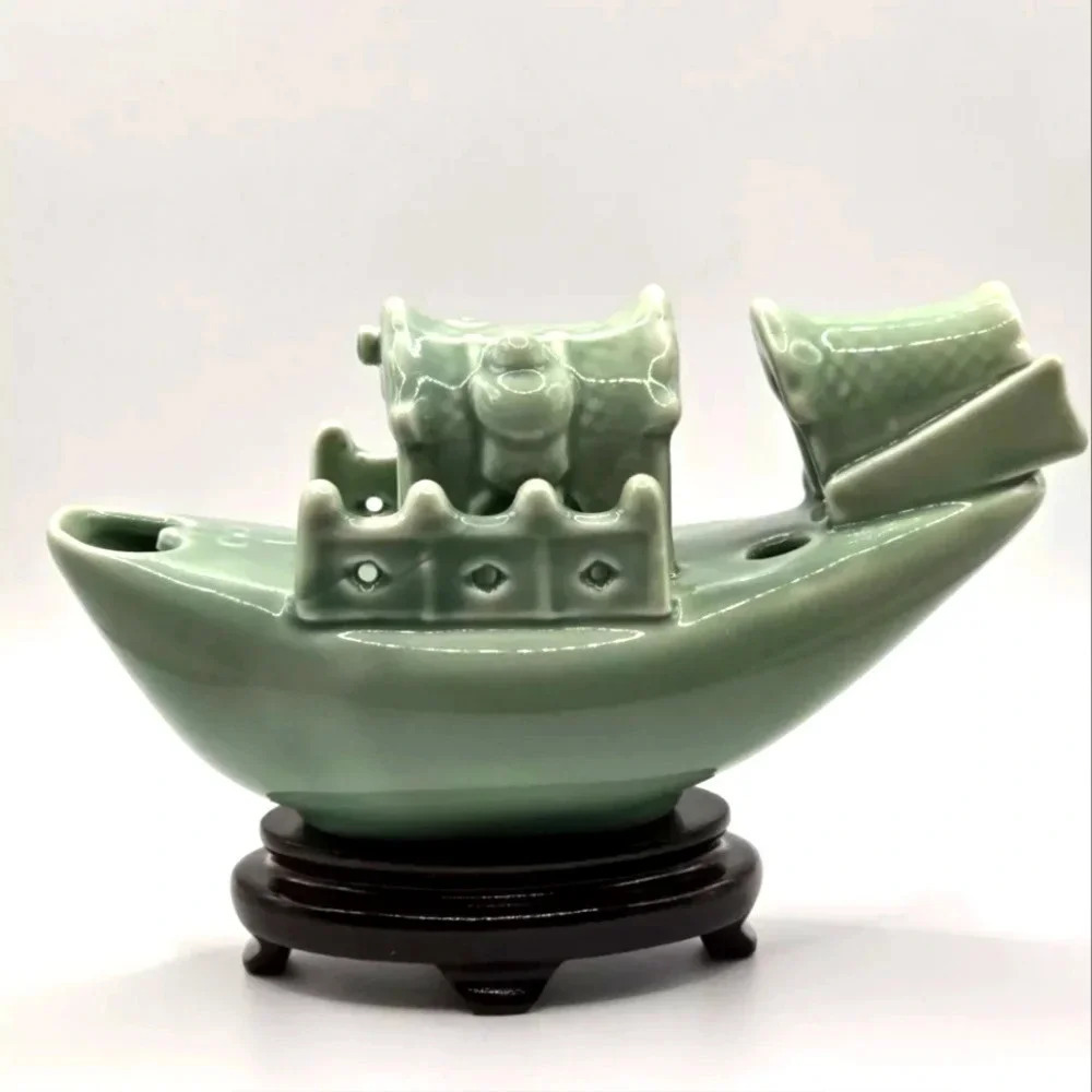 Vintage Yi Lin Arts Celadon Porcelain Boat Inkstone Dropper with Carved Base